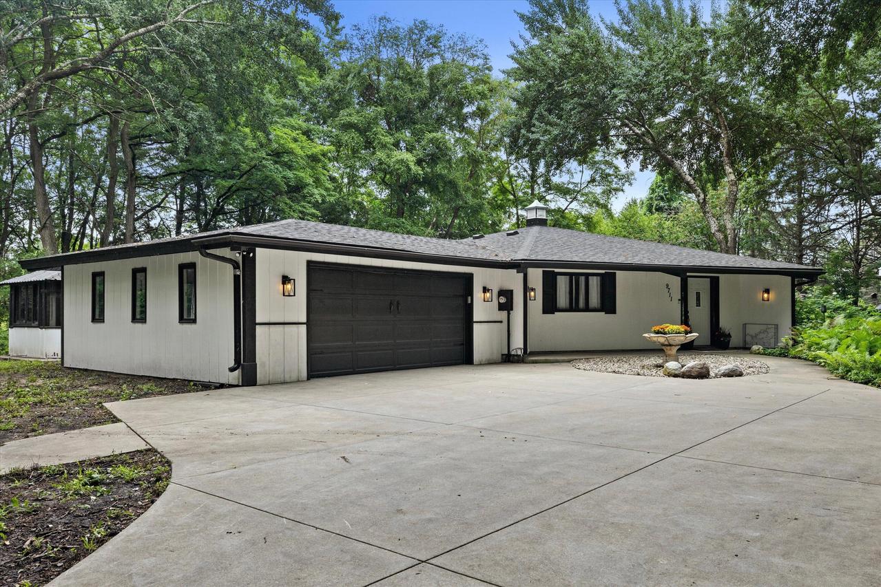 9711 8th Ave, Pleasant Prairie, WI 53158