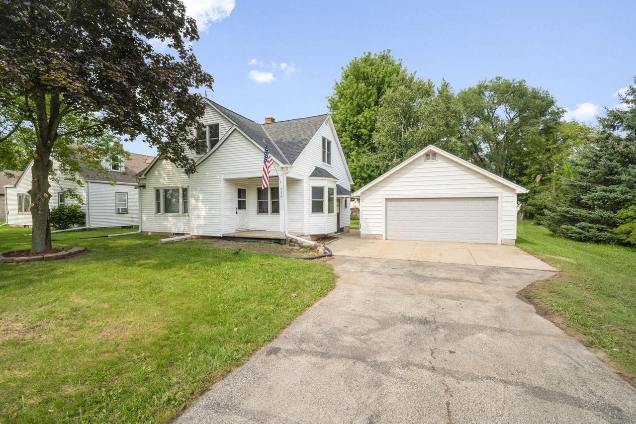 236 State Highway 33 -, Newburg, WI 53095