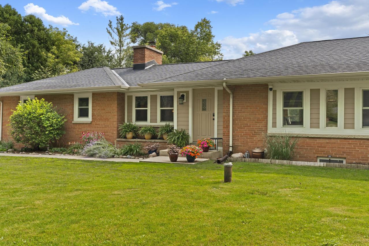 11456 N Solar Ave, Mequon, WI 53097