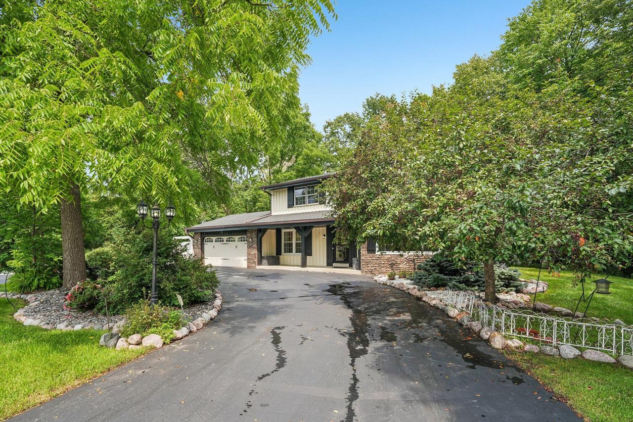 5360 S 43rd St, Greenfield, WI 53220