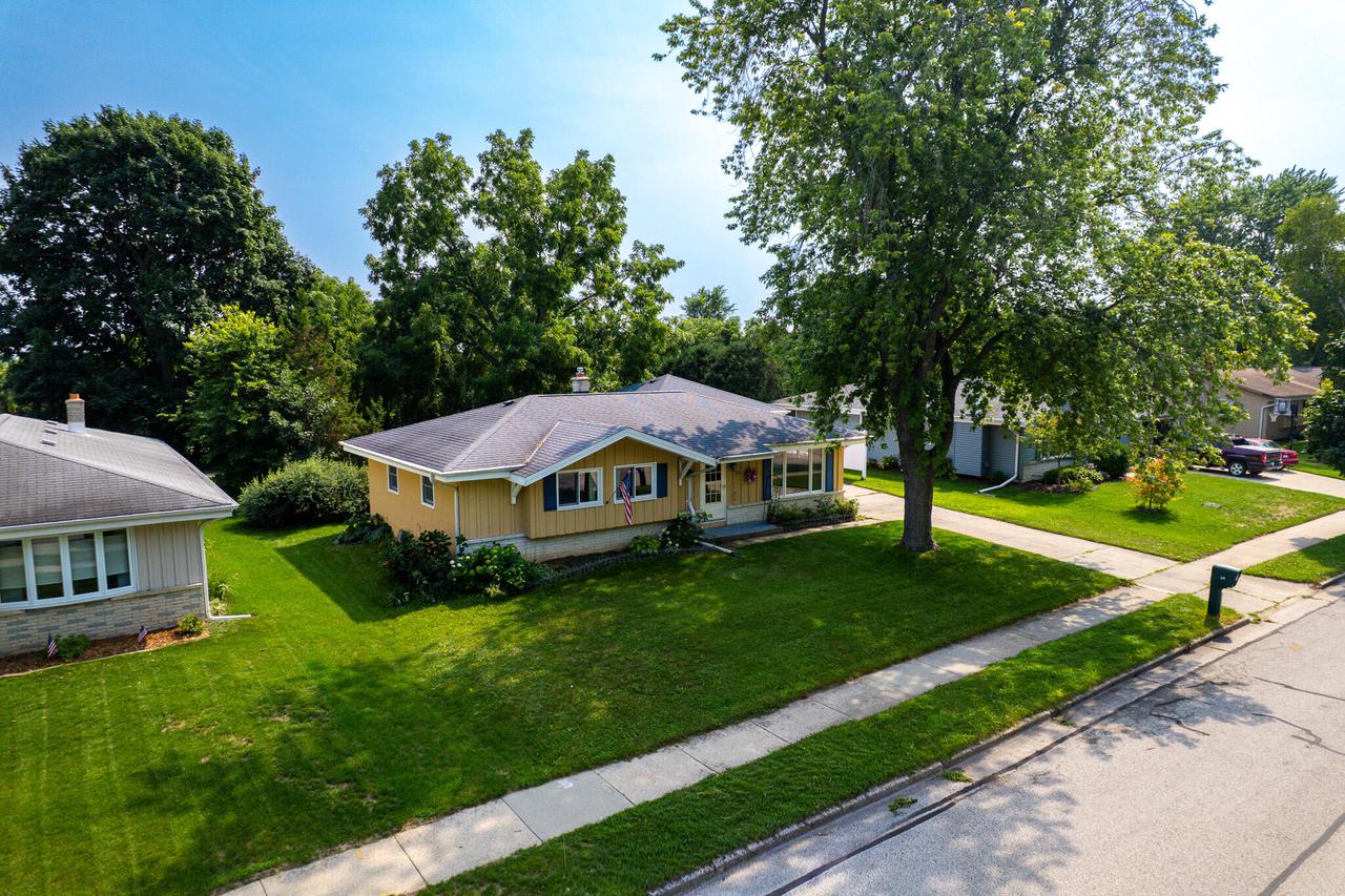 211 Maple St, Grafton, WI 53024