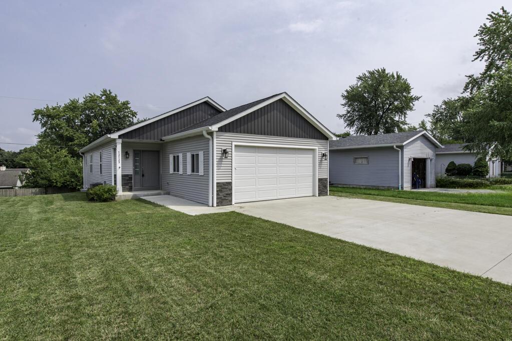 12123 222nd Ave, Salem Lakes, WI 53104