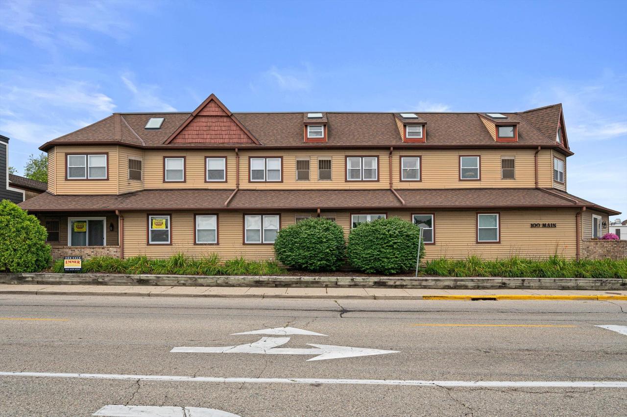 100 Main St #103, Pewaukee, WI 53072