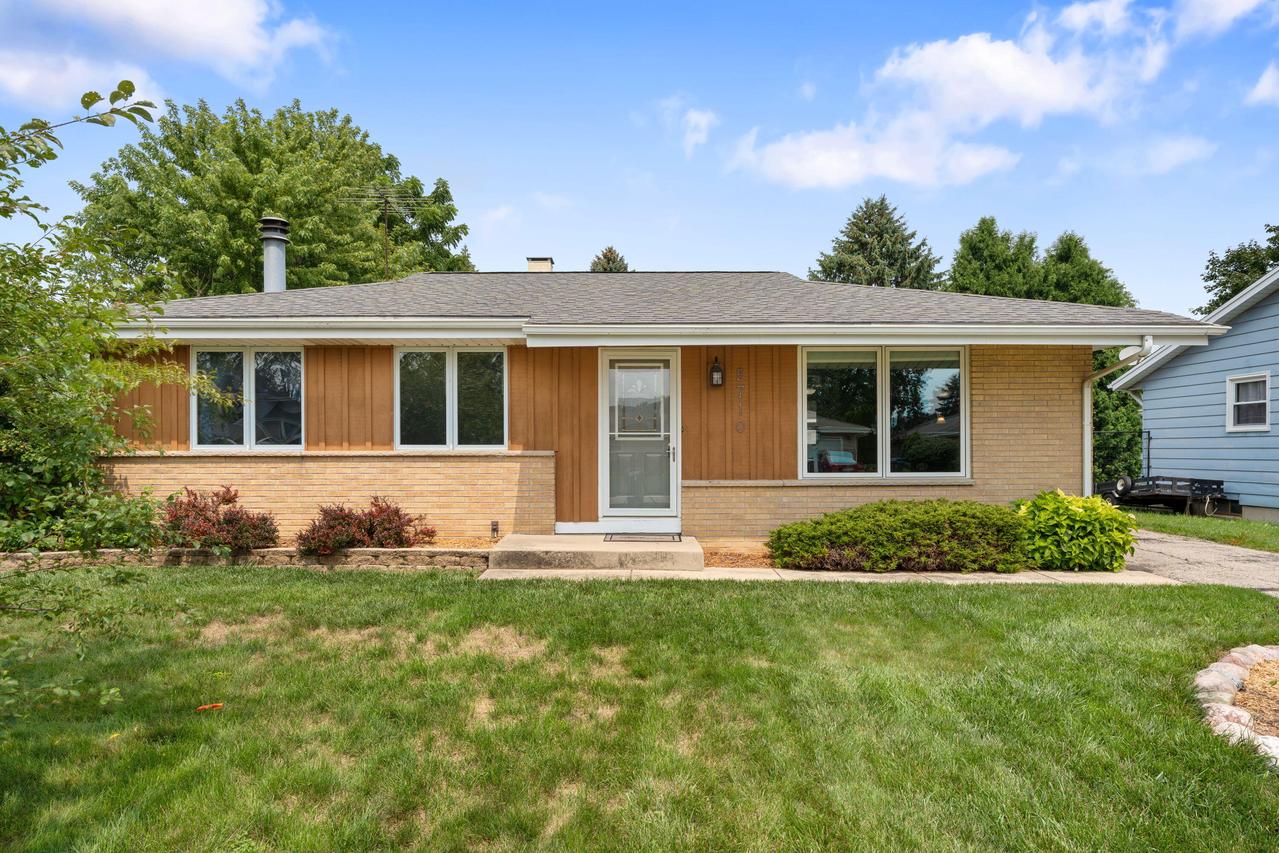 5710 Freedy Ave, Mount Pleasant, WI 53406