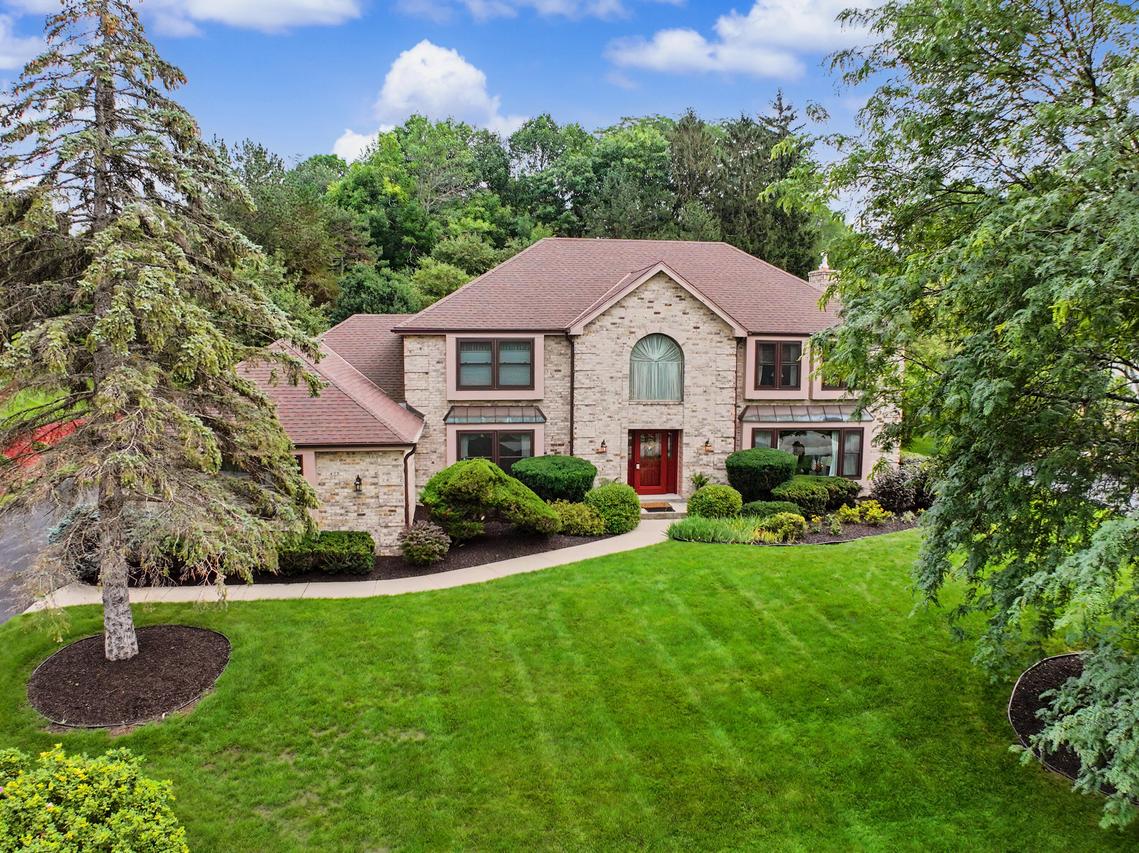 2130 Derrin Ln, Brookfield, WI 53045