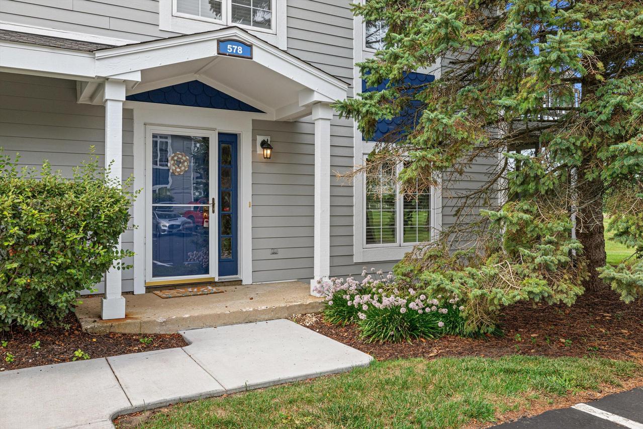 578 Geneva National Ave #6-55, Geneva, WI 53147