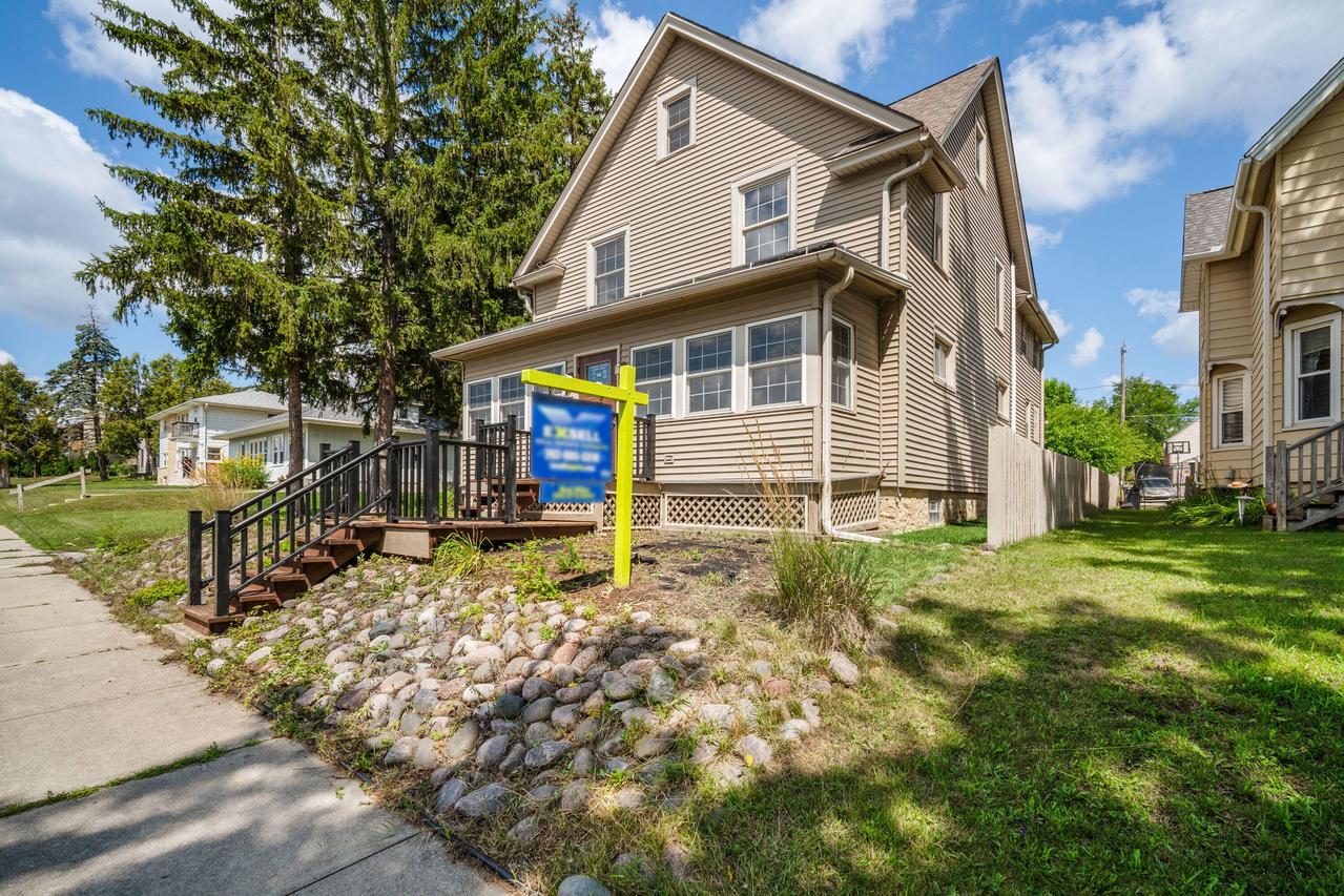 N88W16226 Park Blvd, Menomonee Falls, WI 53051