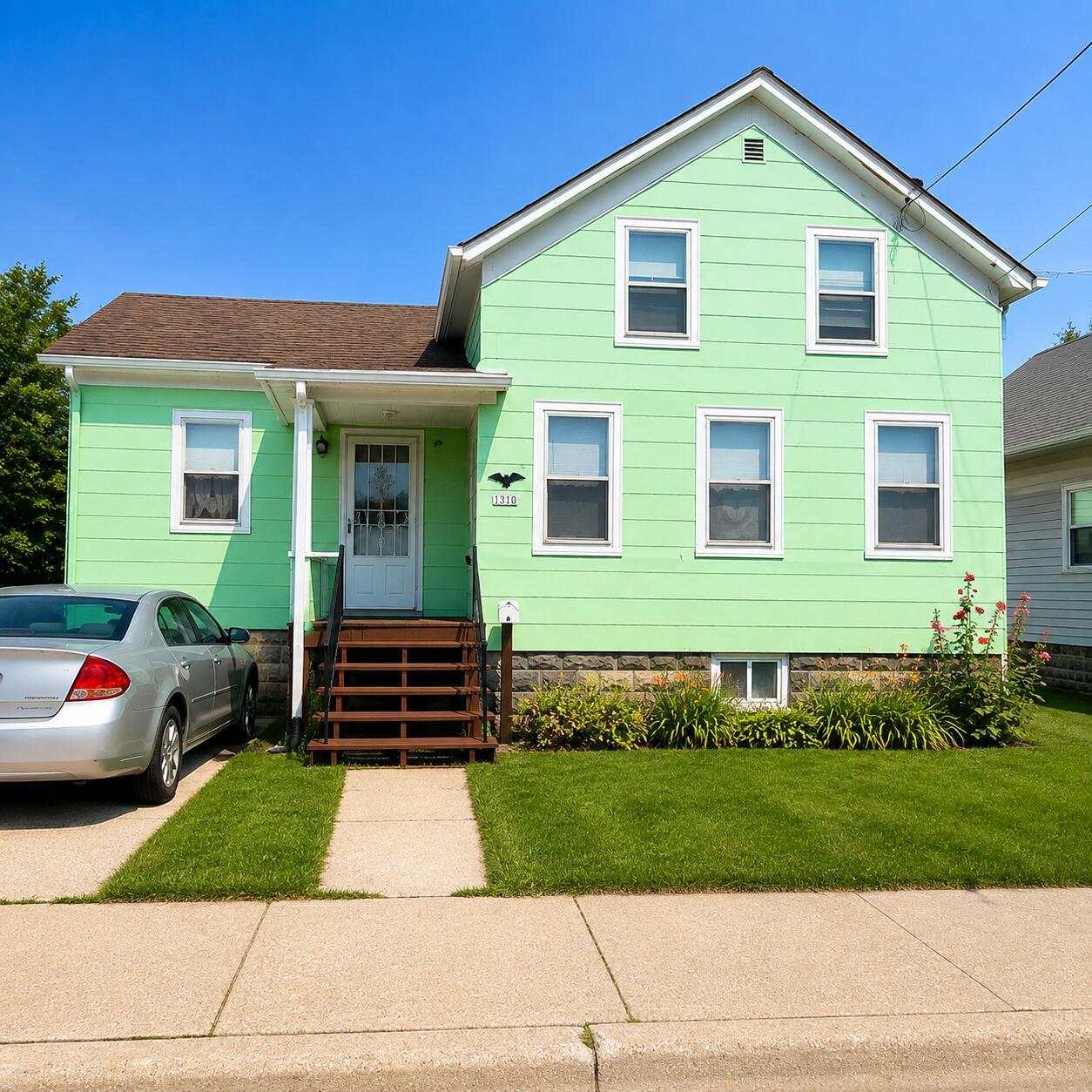 1310 School St, Two Rivers, WI 54241