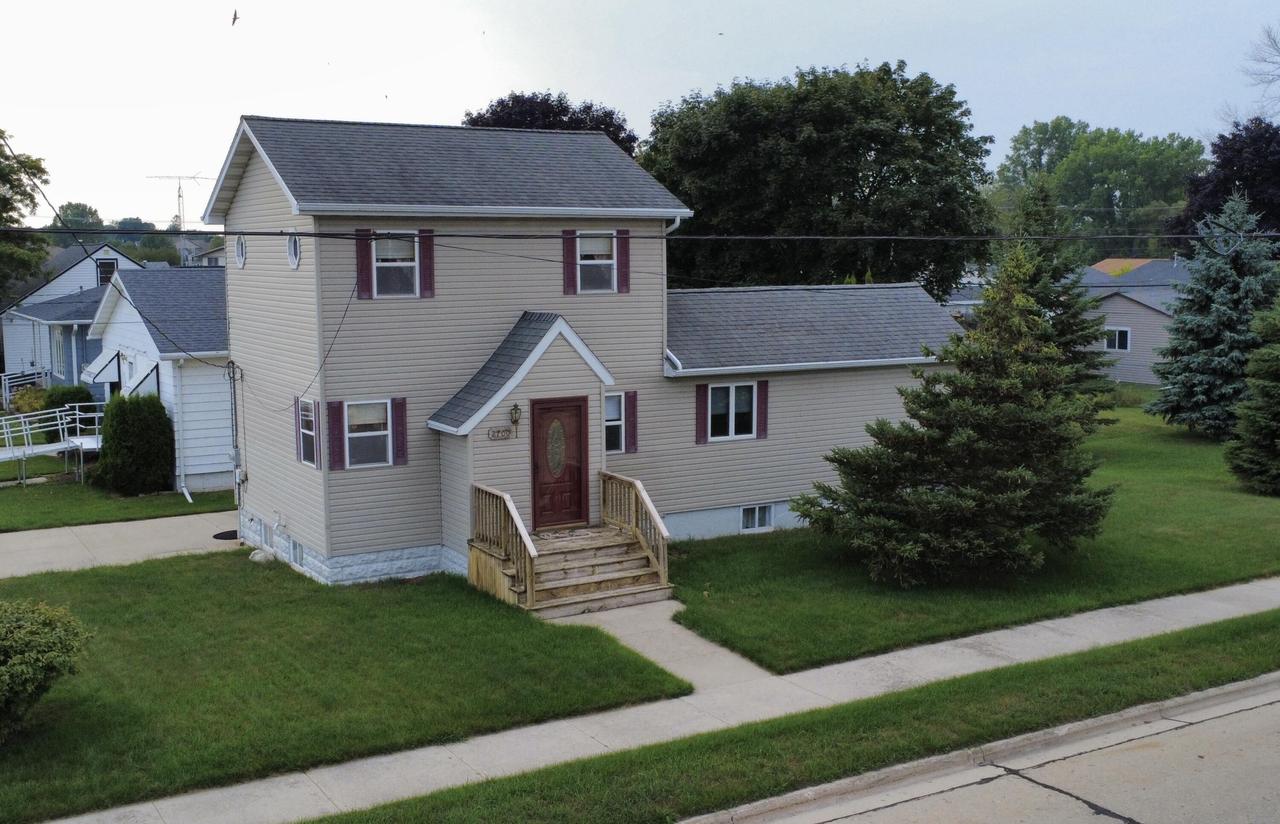 2700 Jackson St, Two Rivers, WI 54241