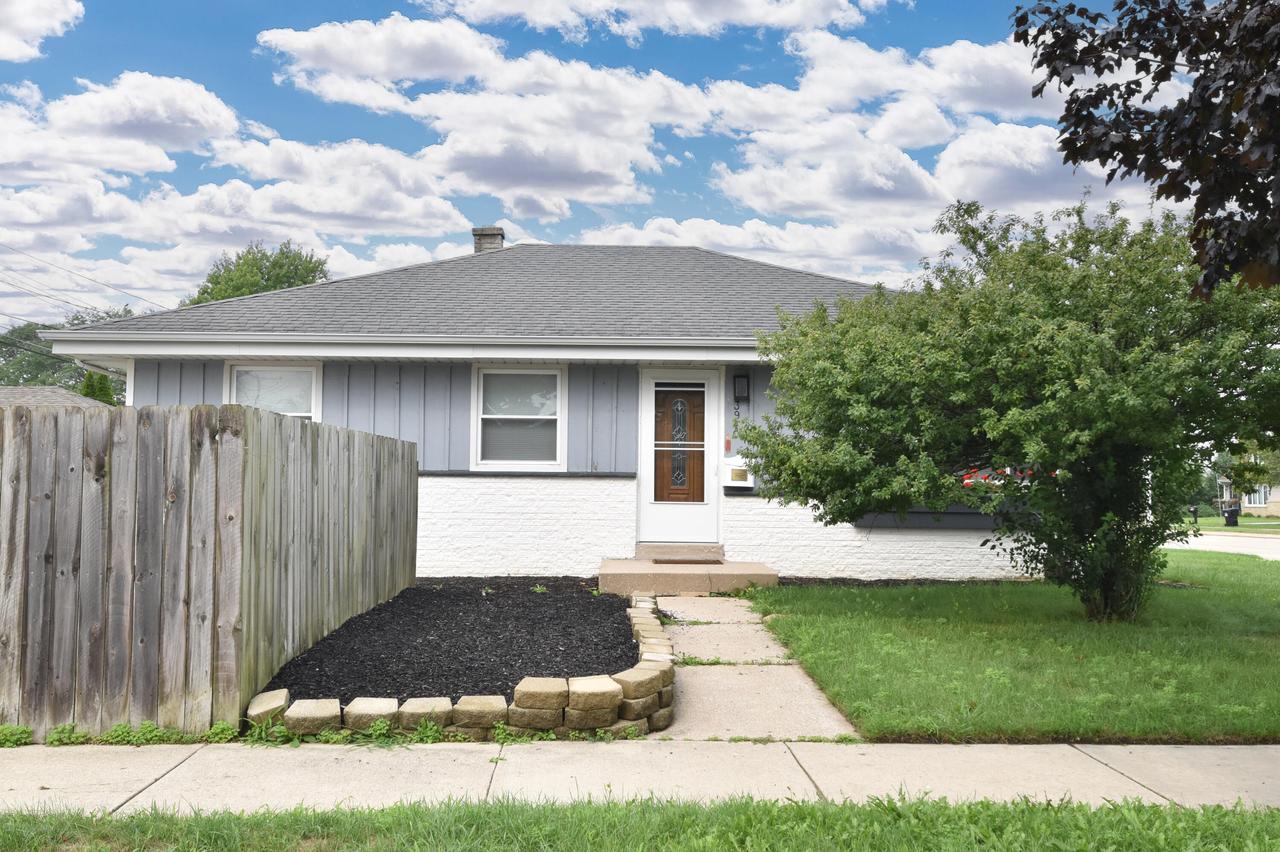 3940 Lasalle St, Racine, WI 53402