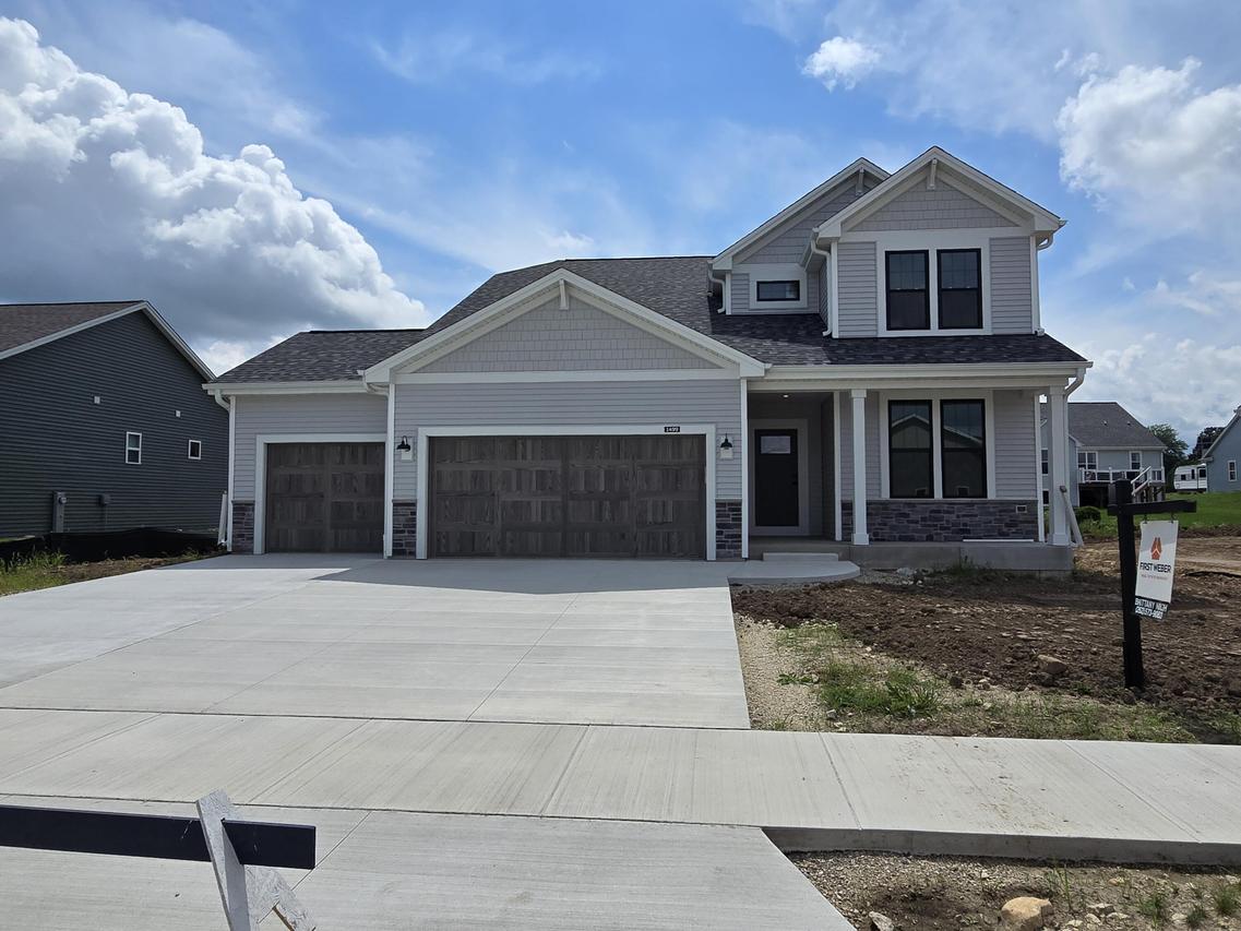 1499 Patton Dr, Hartford, WI 53027