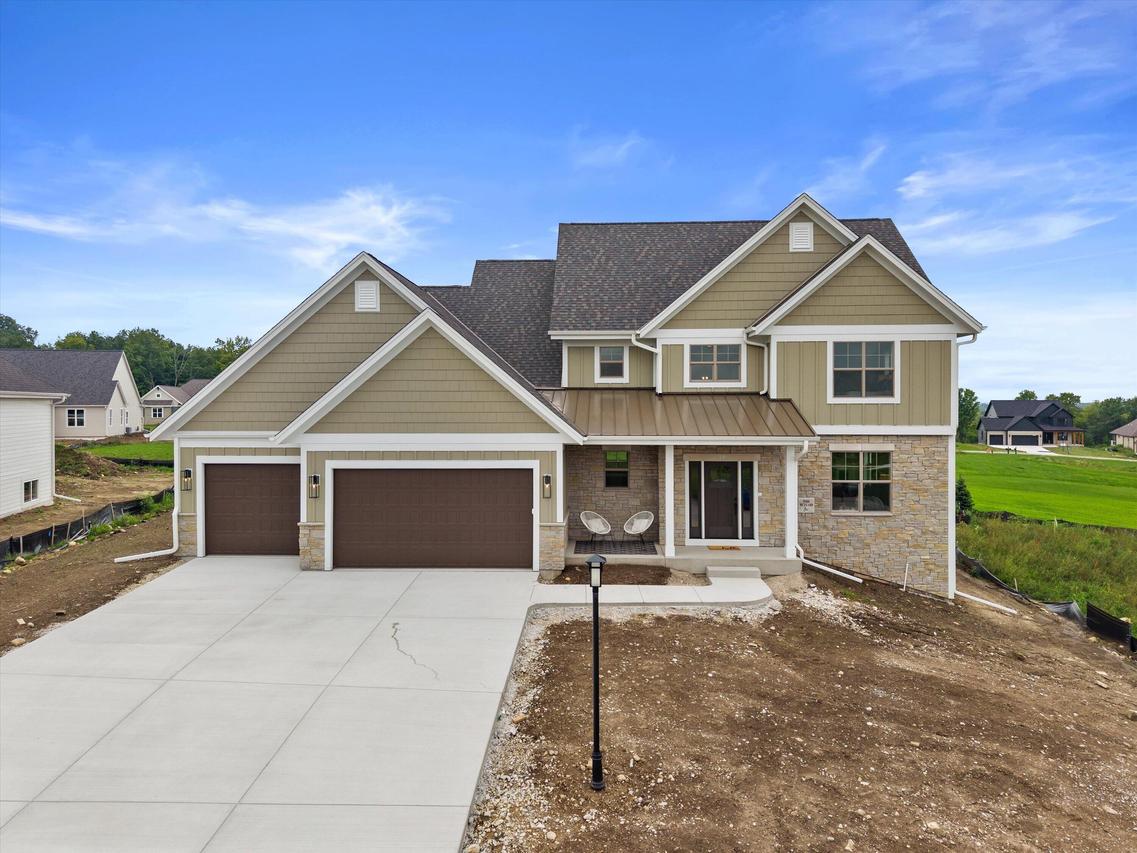 N66W21349 Sweet Clover Dr, Menomonee Falls, WI 53051