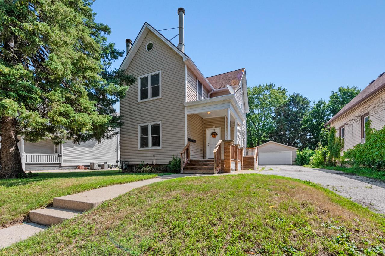 2210 S Winchester St, Milwaukee, WI 53207