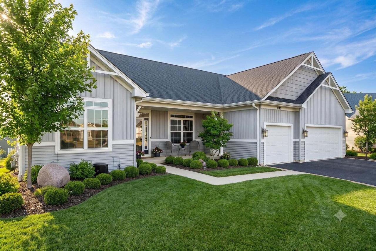 1740 Cobblestone Ct, Lake Geneva, WI 53147
