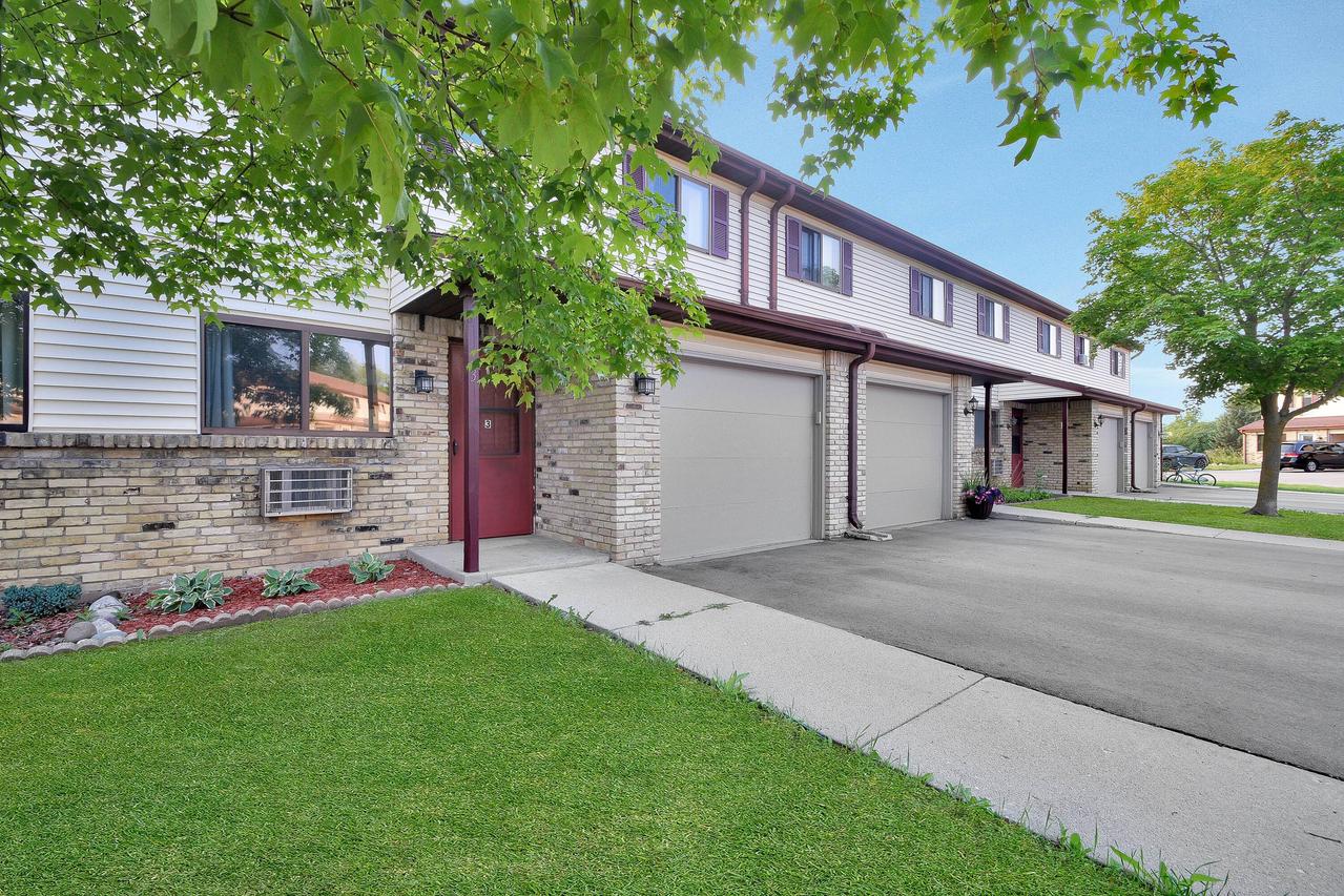 1141 Vogt Dr #3, West Bend, WI 53095