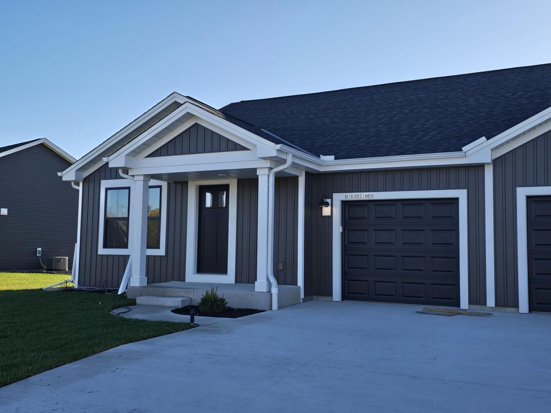 N162W21865 Poppy Rd, Jackson, WI 53037