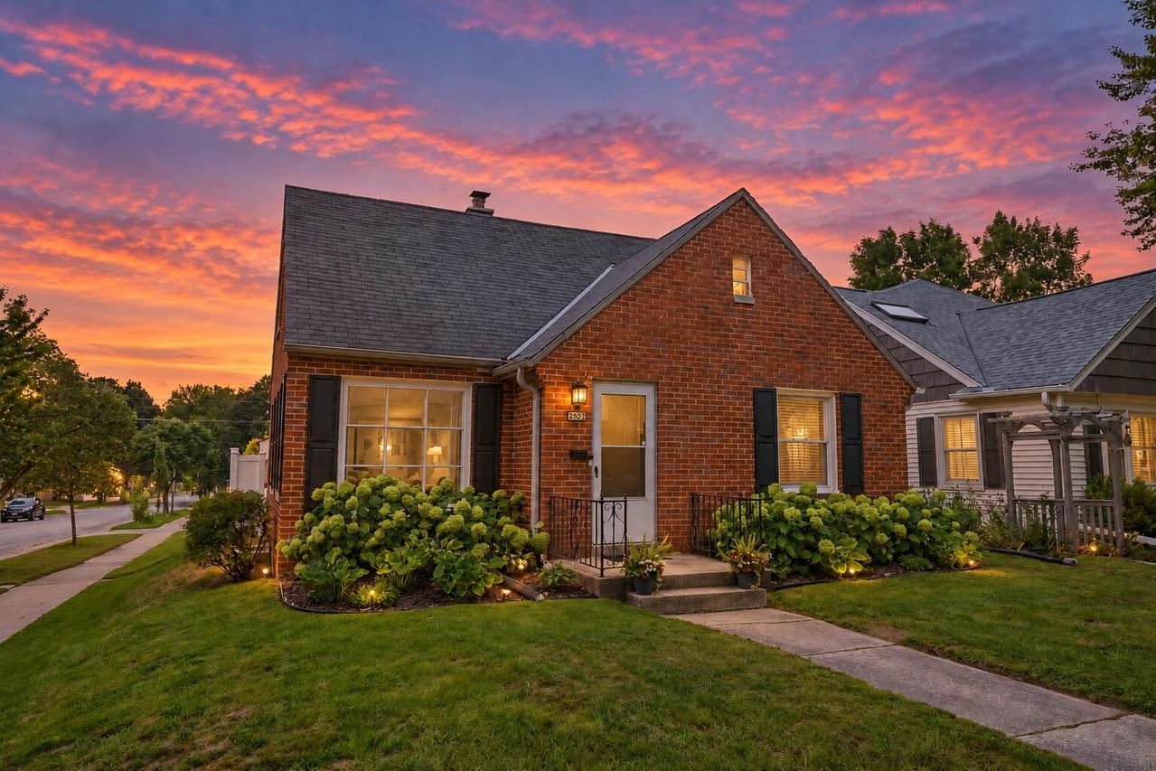 2603 N 66th St, Wauwatosa, WI 53213
