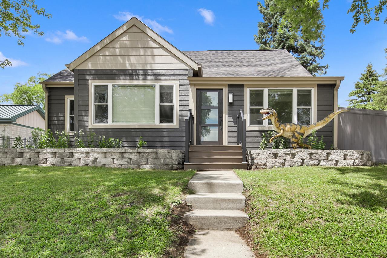 131 Kettle Moraine Dr, Slinger, WI 53086