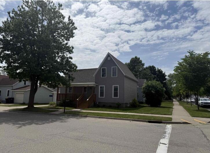 122 W Brownell St, Tomah, WI 54660