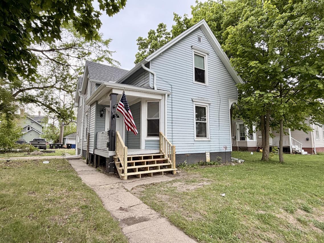 1623 Maple St, Racine, WI 53404