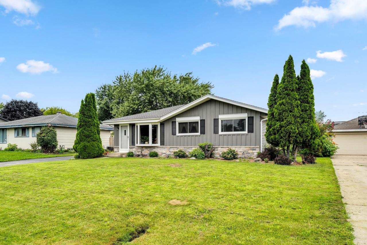 2710 6 Mile Rd, Caledonia, WI 53402