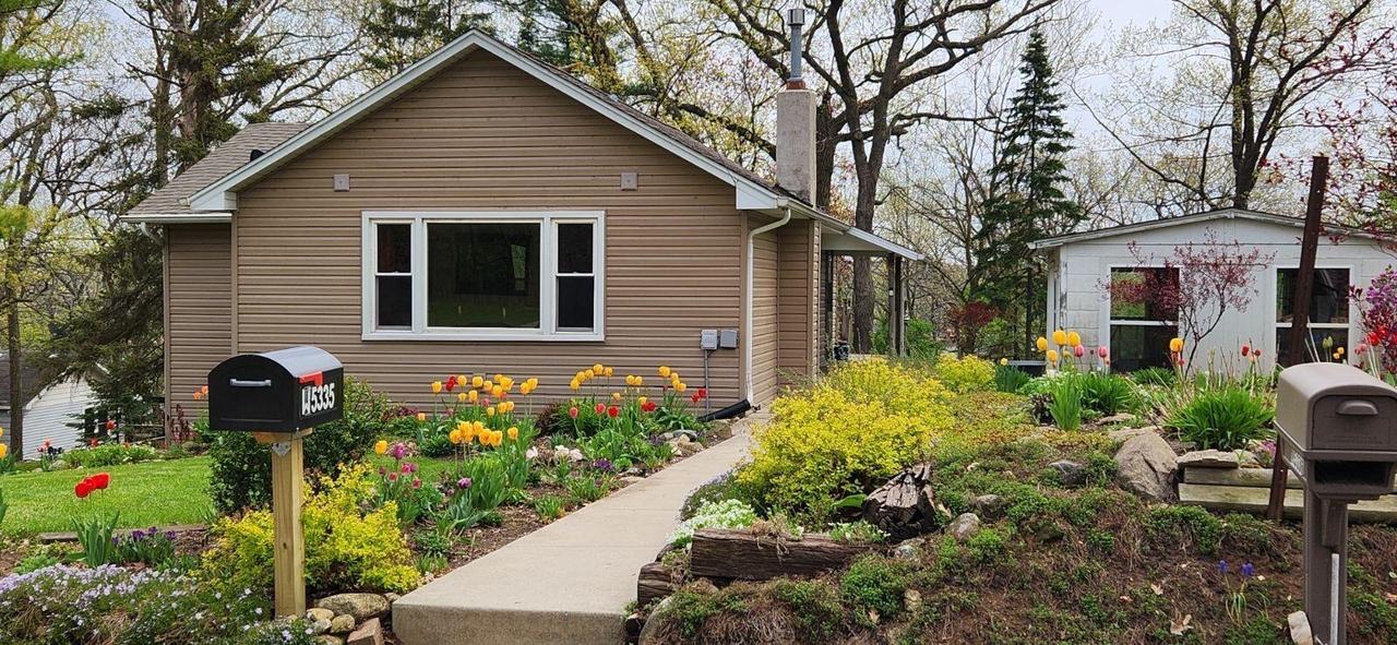 W5335 W Wisconsin Dr, Sugar Creek, WI 53121