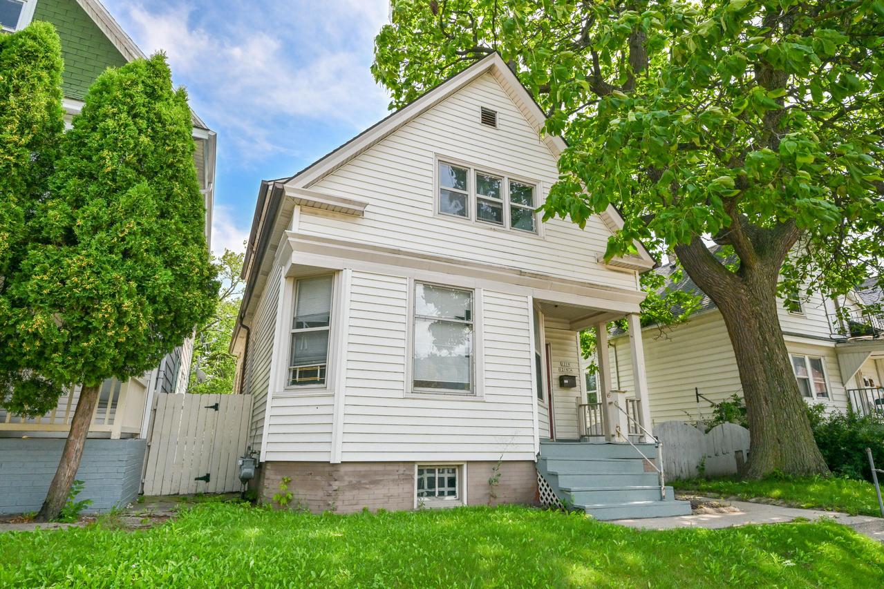 1219 W Windlake Ave, Milwaukee, WI 53215