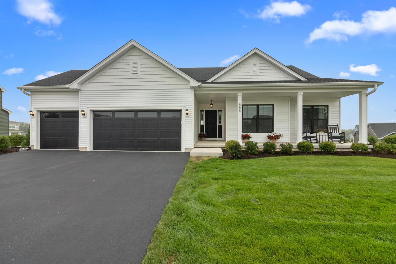 555 N Boulder Ridge, Lake Geneva, WI 53147