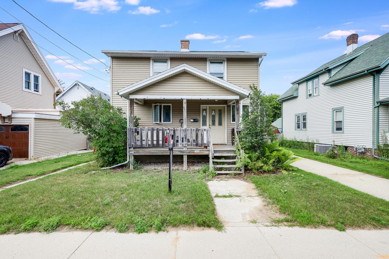 1620 Hamilton St, Manitowoc, WI 54220
