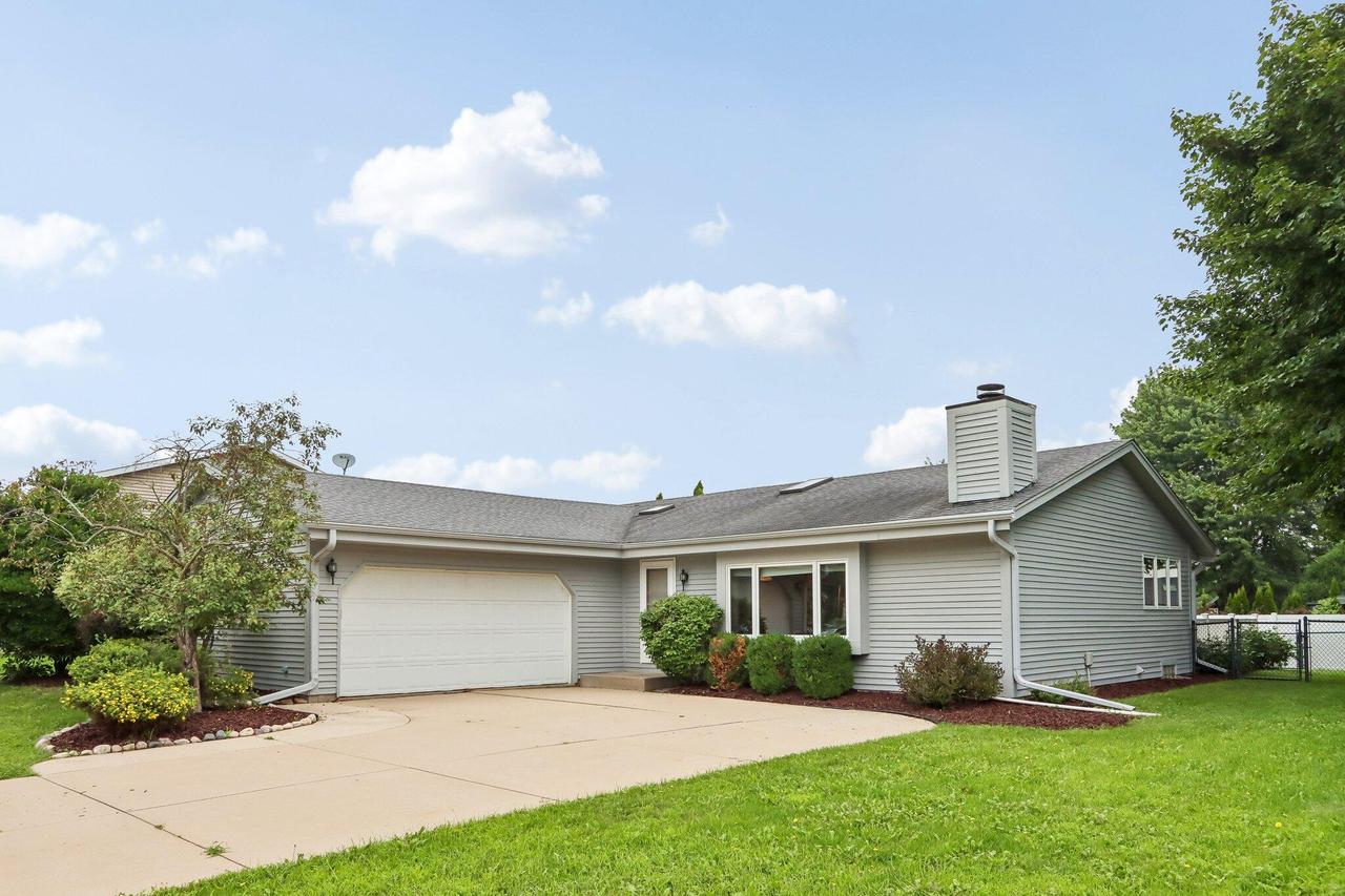 7716 S 83rd St, Franklin, WI 53132