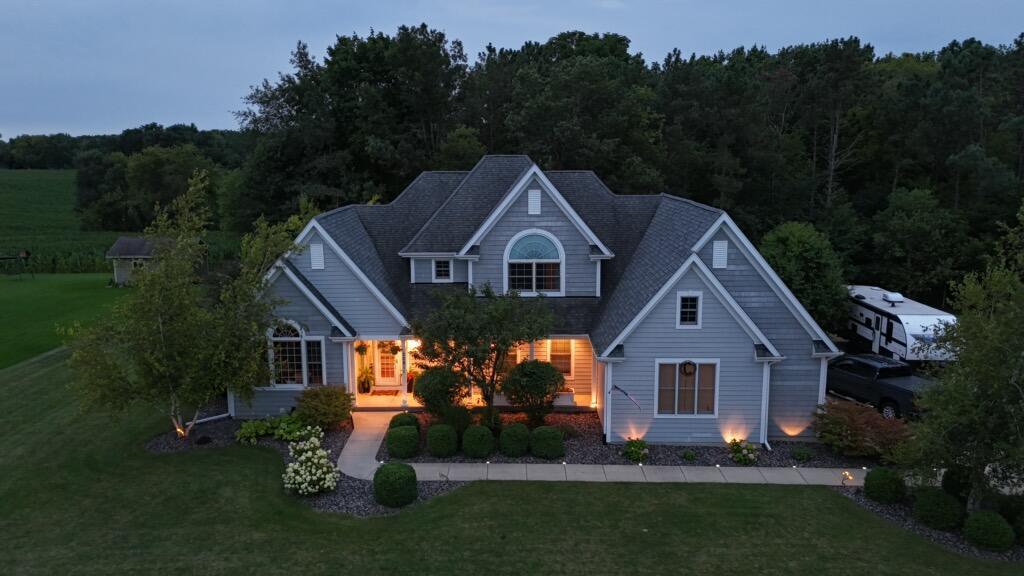 25811 91st St, Salem Lakes, WI 53168