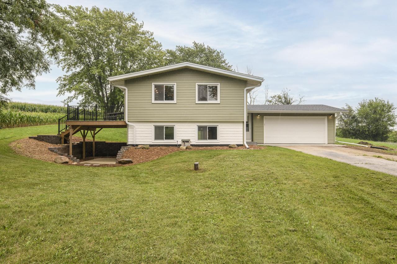 W389N7644 Pennsylvania St, Oconomowoc, WI 53066