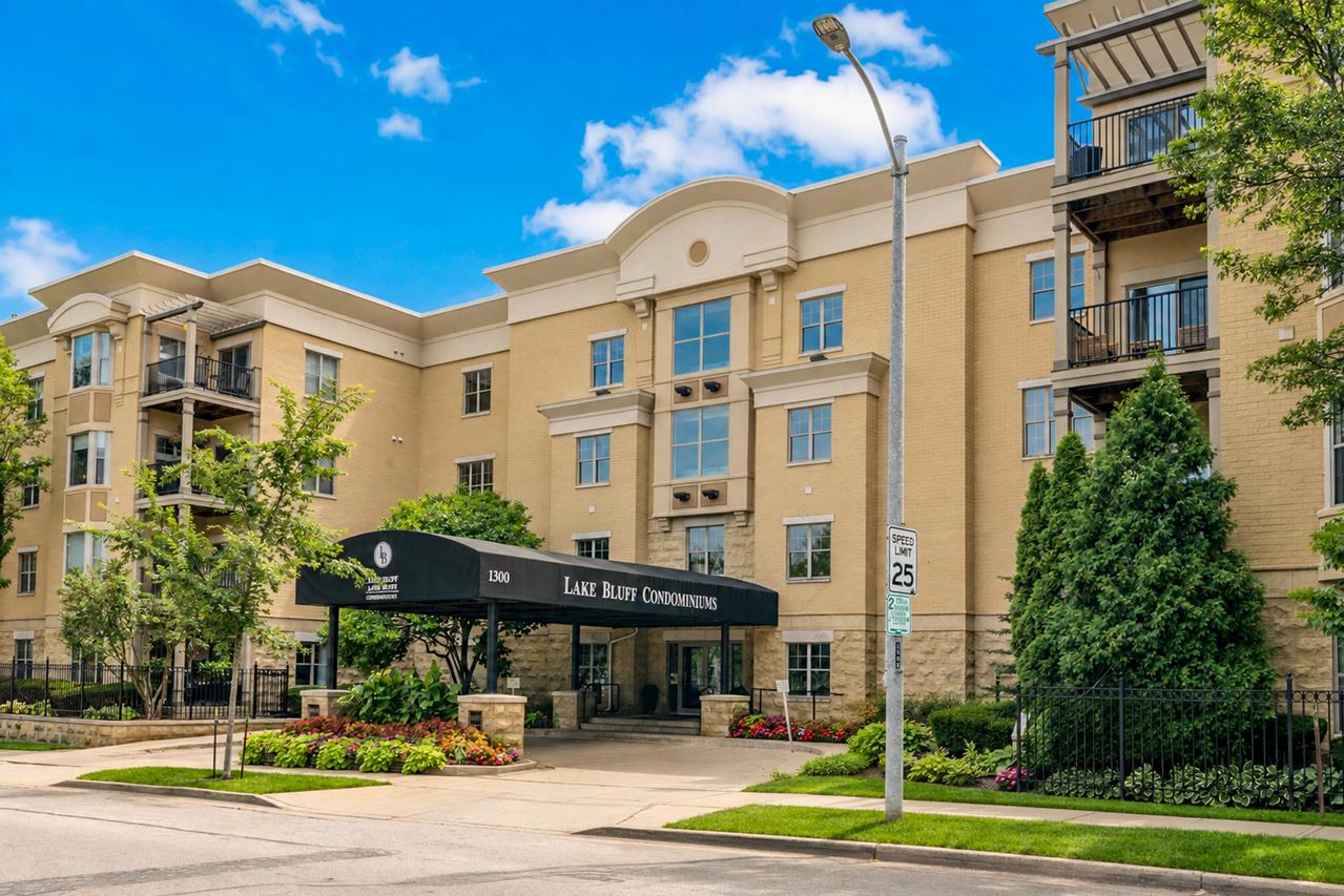 1300 N Prospect Ave #114, Milwaukee, WI 53202