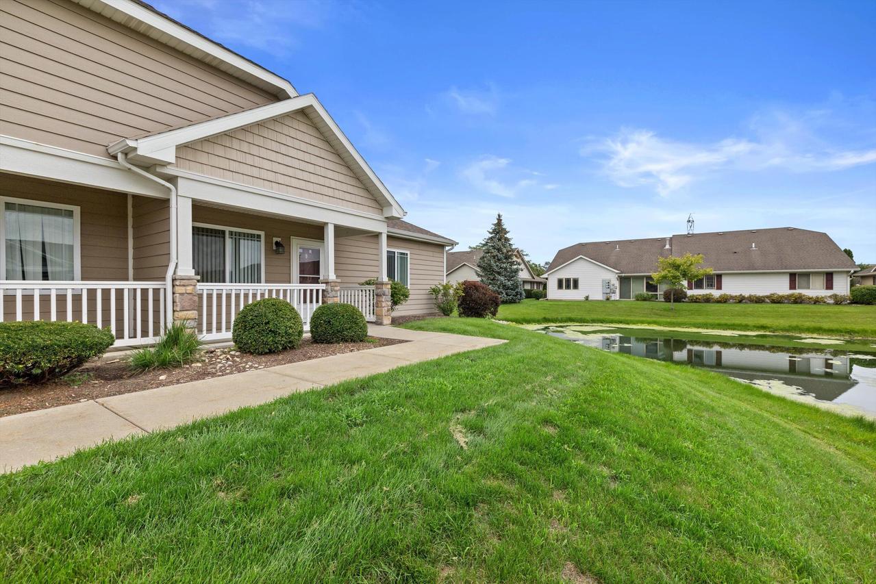 2820 21st St #9, Kenosha, WI 53140
