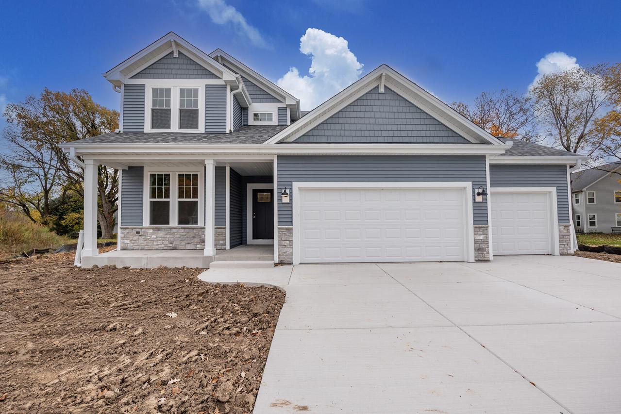 1743 Palmer Ct, Hartford, WI 53027