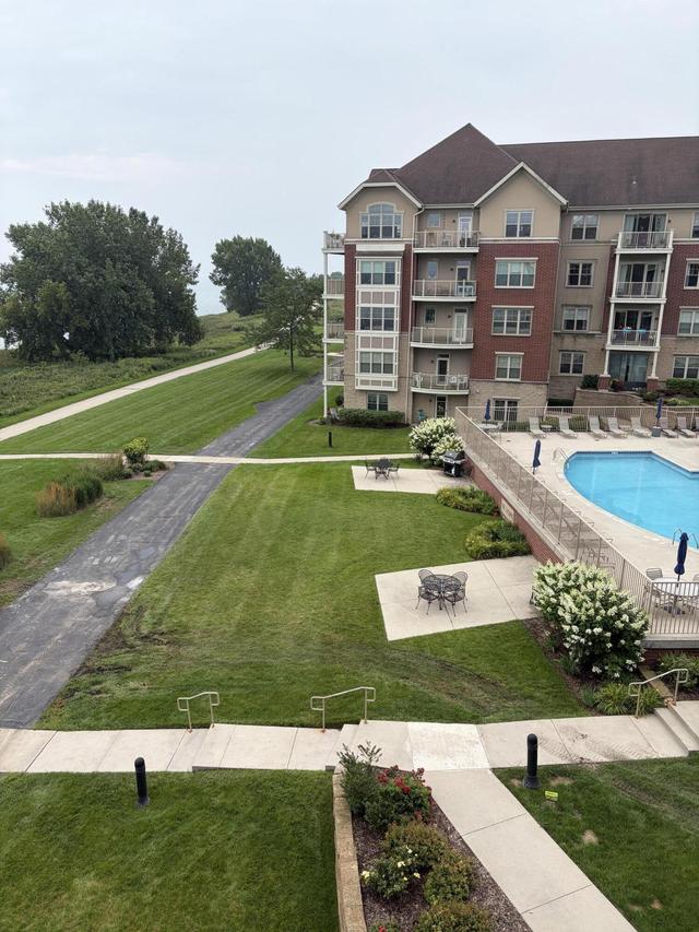 4110 S Lake Dr #347, Saint Francis, WI 53235