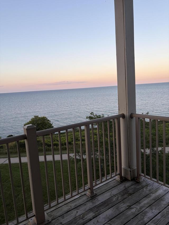 4110 S Lake Dr #347, Saint Francis, WI 53235