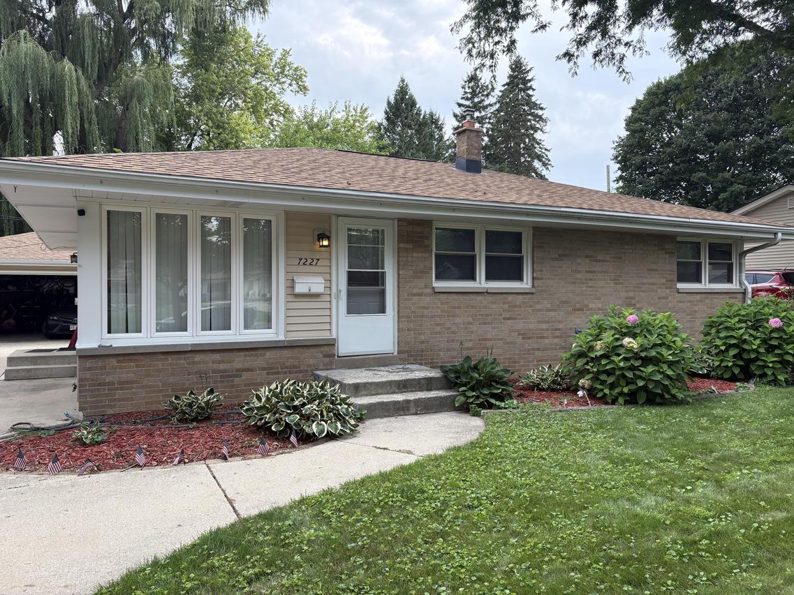 7227 Edgehill Rd, Greendale, WI 53129