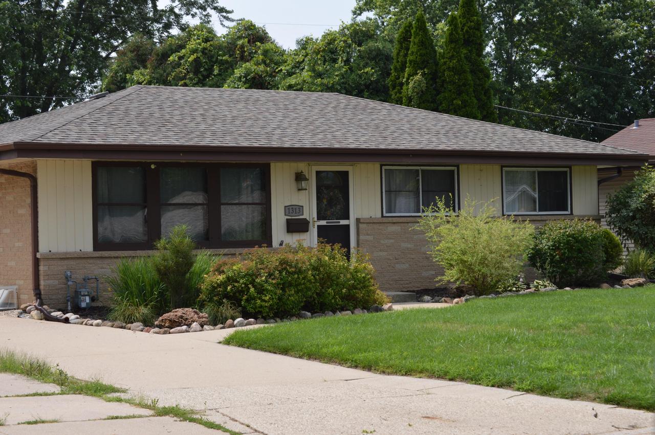 1313 Columbia Ave, South Milwaukee, WI 53172