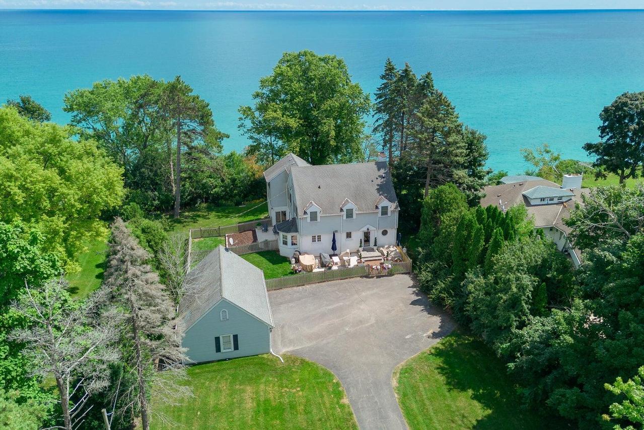 12504 N Lake Shore, Mequon, WI 53092