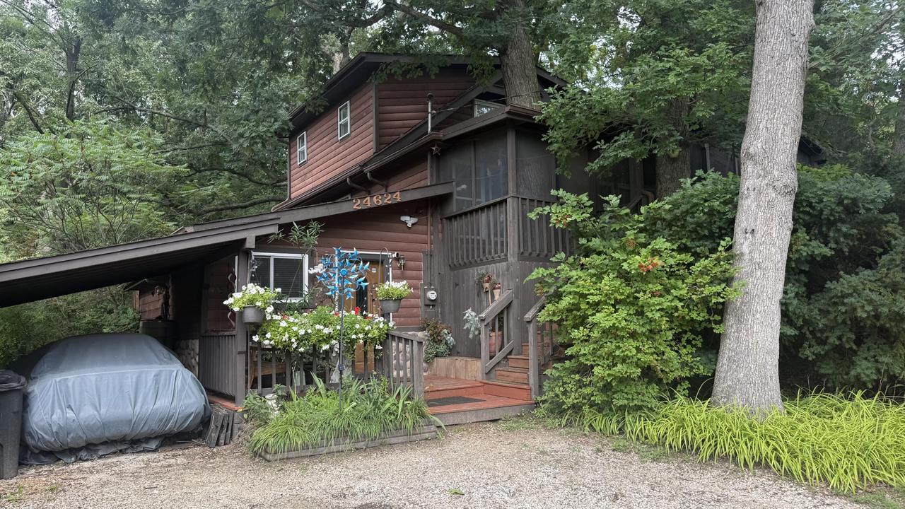 24624 81st Pl, Salem, WI 53168