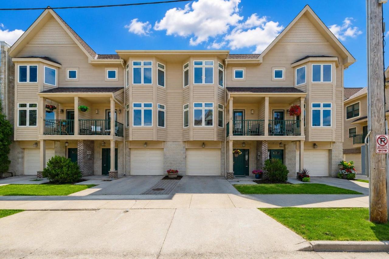 1712 N Marshall St, Milwaukee, WI 53202