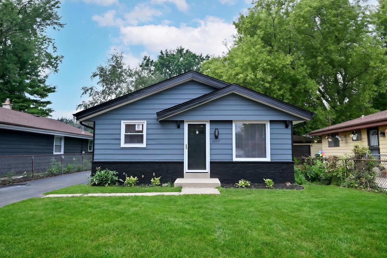 6657 N 53rd St, Milwaukee, WI 53223