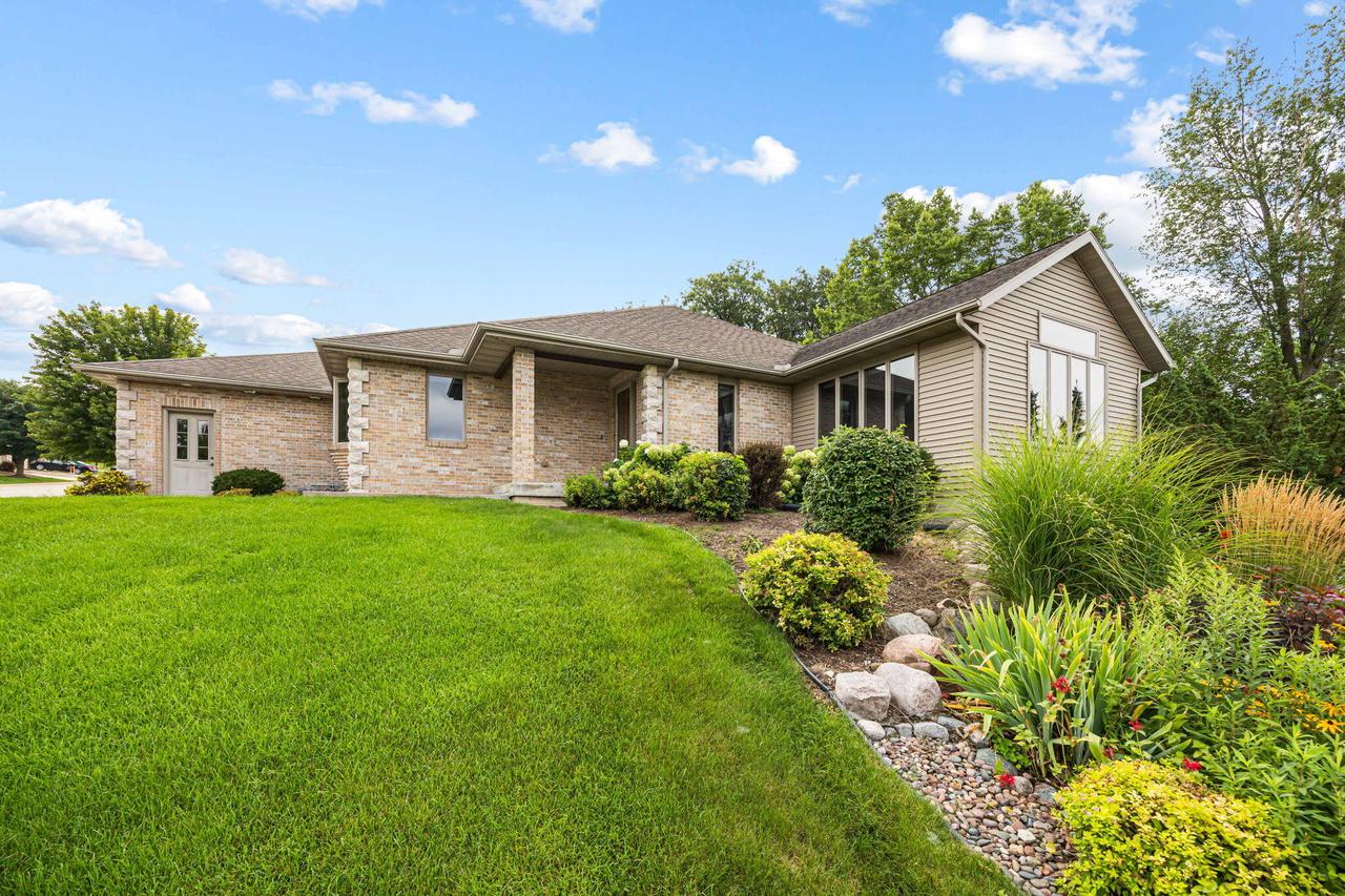 1227 W Sherman Ave, Fort Atkinson, WI 53538