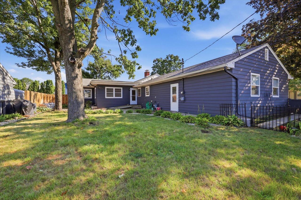 1000 Brewster Ave, Beloit, WI 53511
