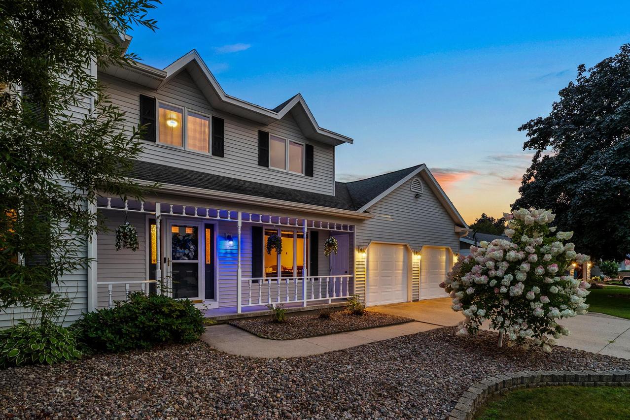4709 Laurie Ln, Two Rivers, WI 54241
