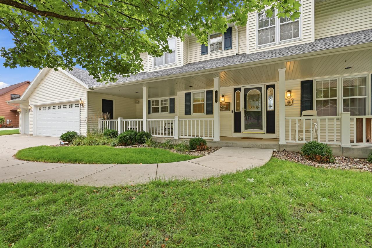 714 Audubon Rd, Howards Grove, WI 53083