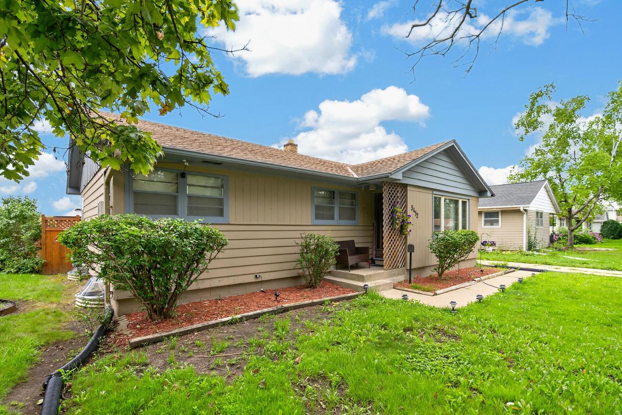 5412 N 103rd St, Milwaukee, WI 53225
