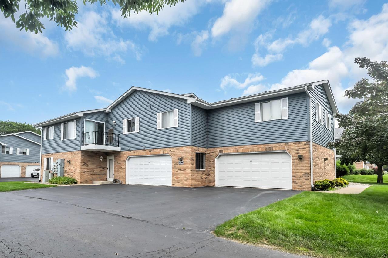 1255 N Sunnyslope Dr #104, Mount Pleasant, WI 53406