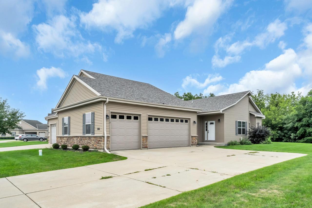 916 Langdon Ct, Mount Pleasant, WI 53406